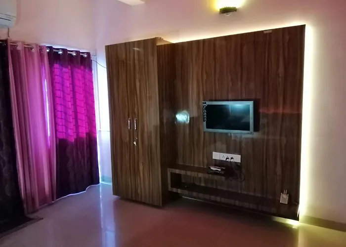 Ashta Lakshmi Tourist Home StayAirport Hotel